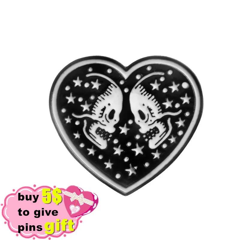 Punk Skull & Crow's Beak Metal Brooches – Gothic Lapel Pins Lapel Pin Brooch Qme