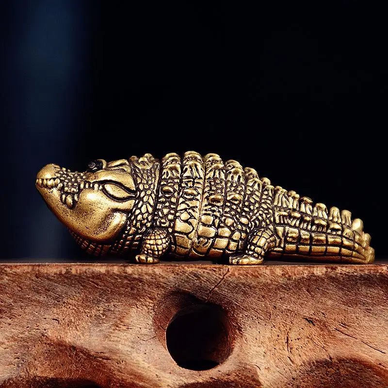 Bronze Crocodile Statue – Retro Copper Animal Figure Home Décor Decorative Figurine Qme