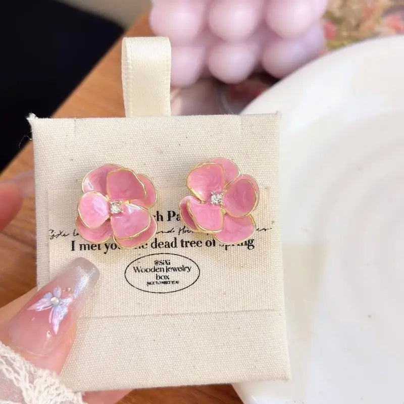 Women's Blue Enamel Flower Earrings – Dainty & Lightweight Enamel Flower Earrings Qme