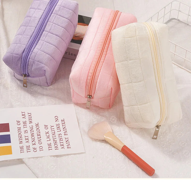 Velvet Makeup Bag – Large Capacity Portable Cosmetic Pouch Velvet Cosmetic Pouch Qme