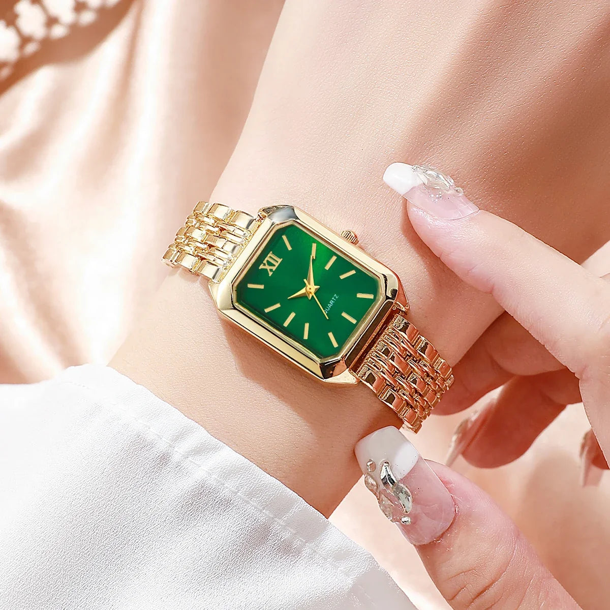 Women's Elegant Rectangle Analog Quartz Watch – 8 Colors Analog Quartz Watch Qme