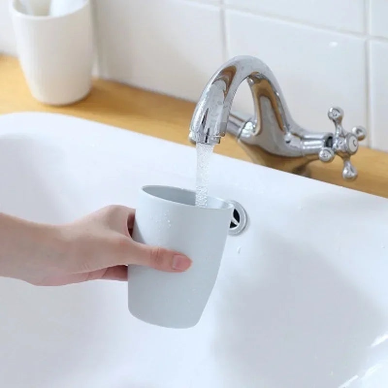 Plastic Mouthwash Rinsing Cup for Couples – 4 Colors Bathroom Rinsing Cup Qme