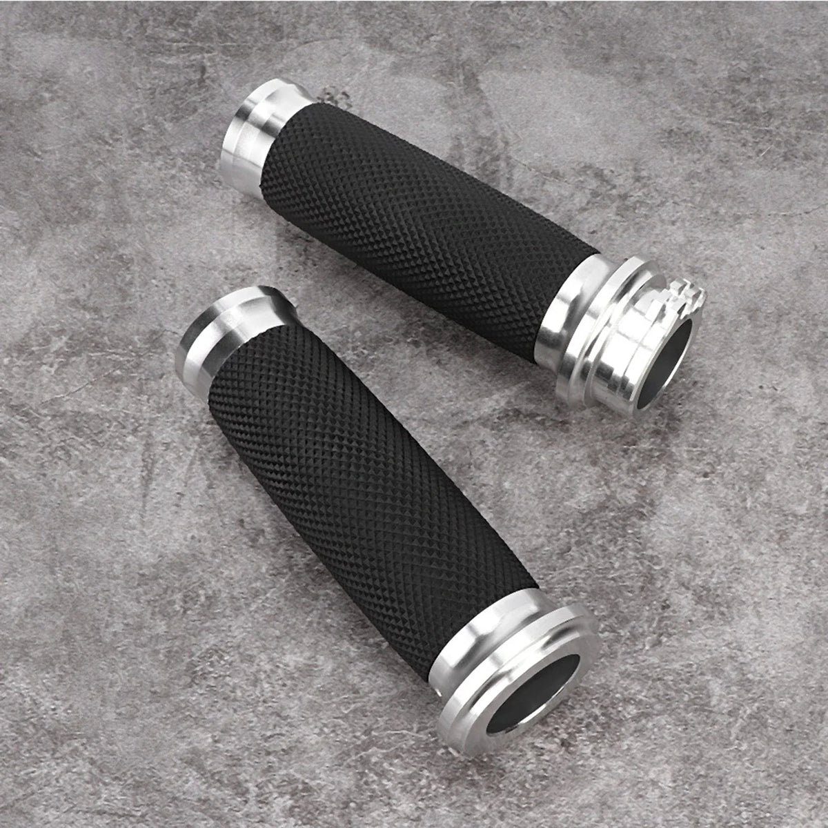 Motorcycle Aluminum & Rubber Anti-Slip Handlebar Grips – 1 Pair Motorcycle Handlebar Grips Qme