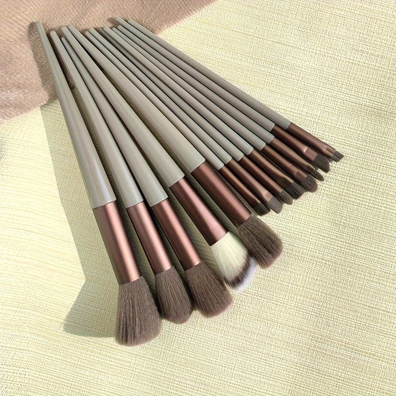 Soft Makeup Brush Set – Eyeshadow & Foundation Brushes Makeup Brush Set Qme
