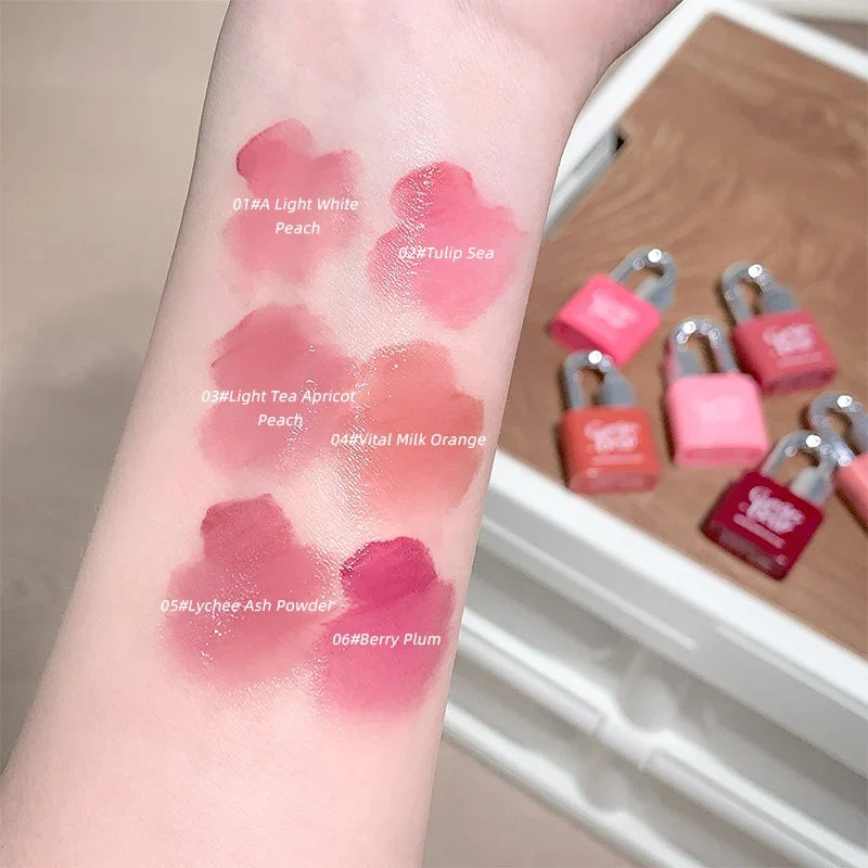 Gege Bear Lock Heart Moisturizing Lip Gloss Mirror – 6 Shades Moisturizing Lip Gloss Qme