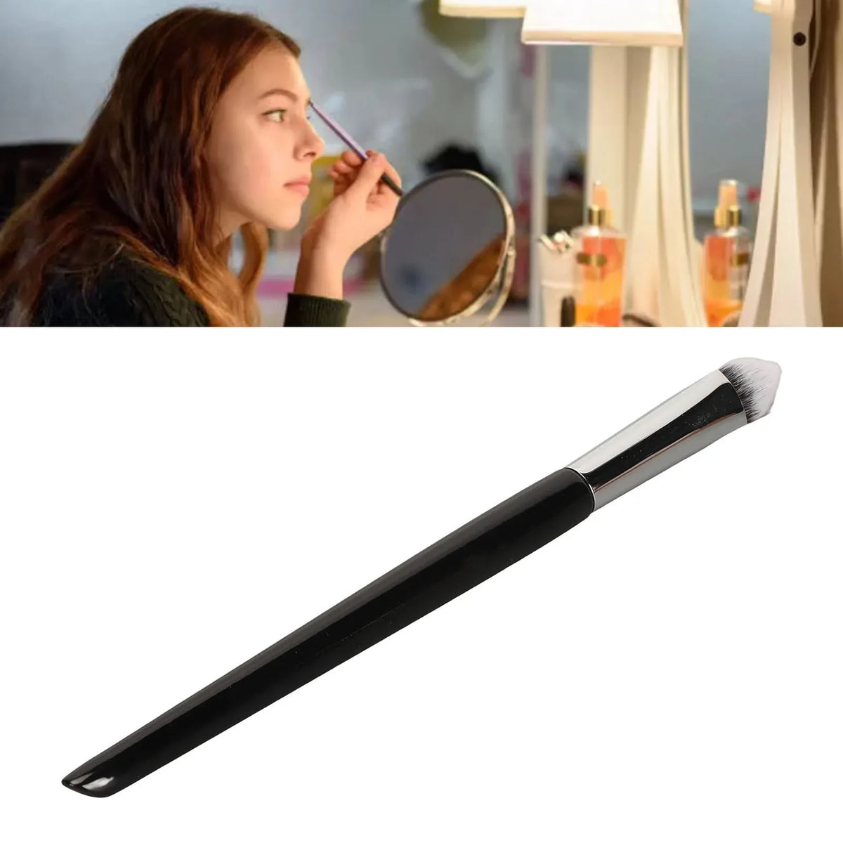 Triangular Concealer & Highlighter Brush – Soft, Portable Concealer Makeup Brush Qme