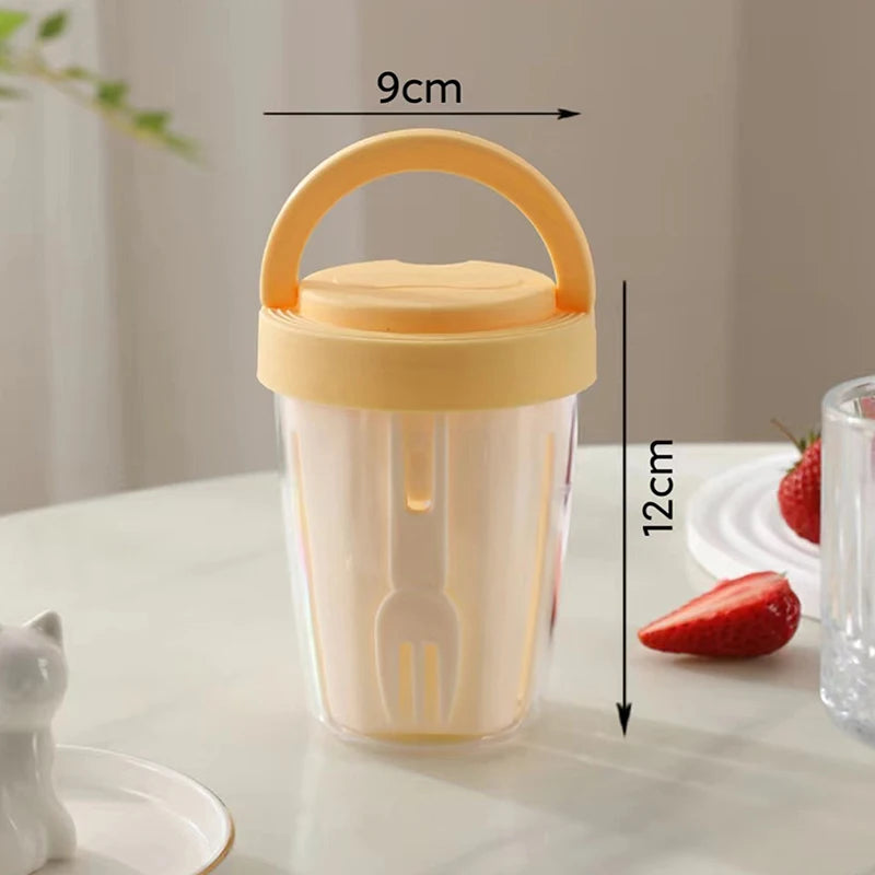 Portable Salad Cup with Drainage, Lid & Fork – Leak-Proof Food Storage Cup Qst Yellow