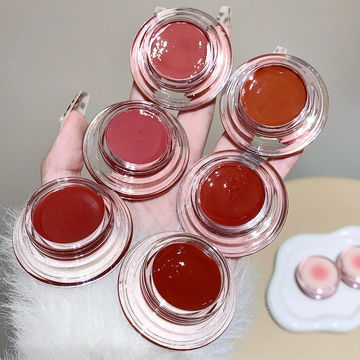 SHAQINUO Multi-Use Lip & Cheek Balm – Dewy Finish Lip & Cheek Balm Qme
