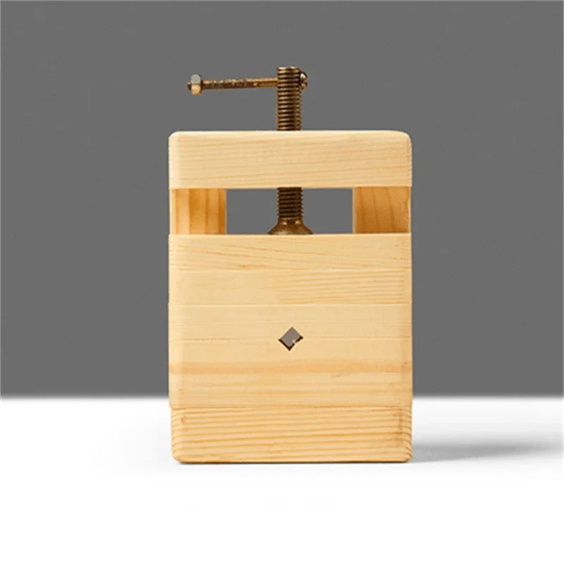 Carving Bed Seal Stamp Holder – Adjustable Pine Wood Engraving Clamp Engraving Clamp Qme 1pc