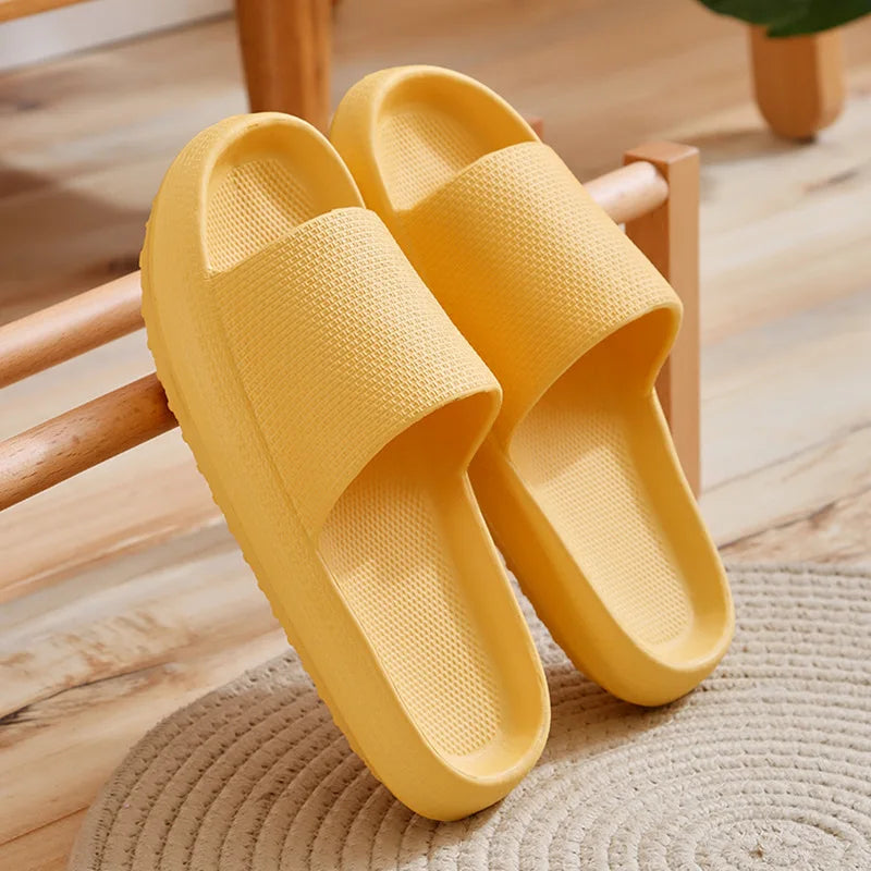 Women's Thick Platform Cloud Slippers EVA Non-Slip Slides Platform Cloud Slippers Qme