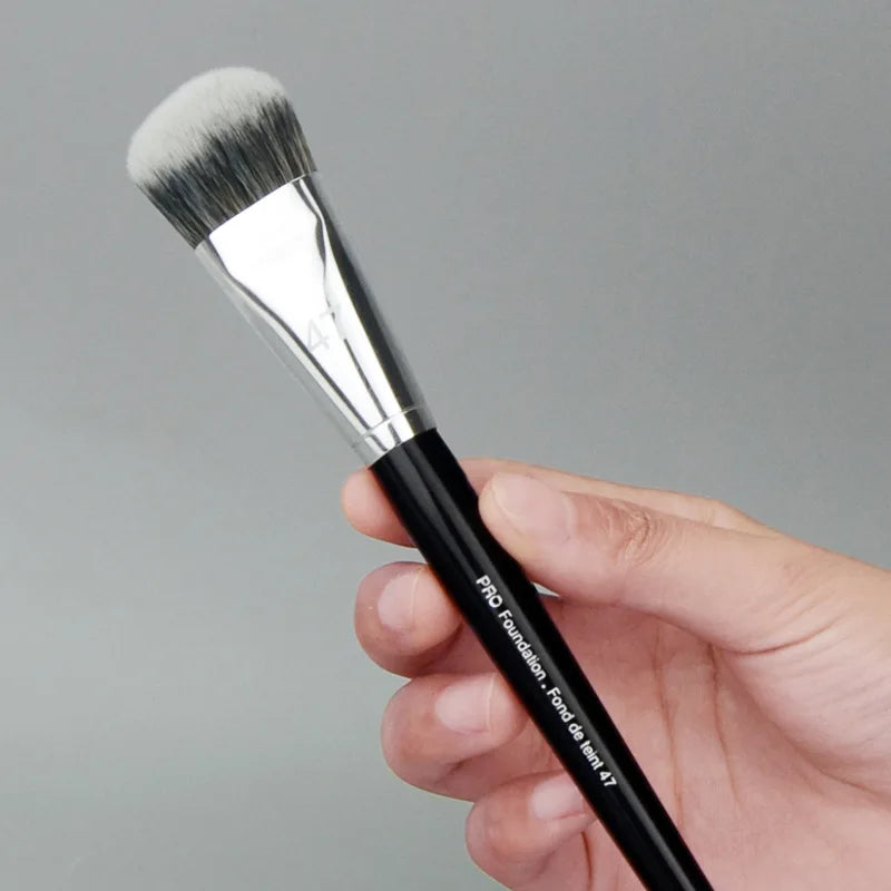 Professional Foundation Brush – Broom Head Synthetic Makeup Brush Foundation Makeup Brush Qme