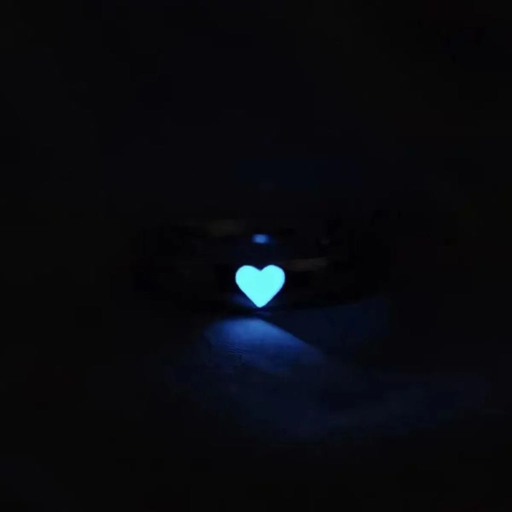 Luminous Heart Couple Ring – Blue & Pink Glow in Dark Couple Fashion Ring Qme
