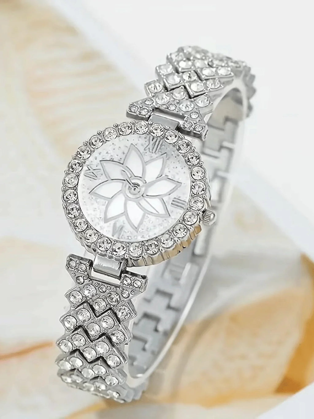 Women's Silver Rhinestone Lotus Dial Quartz Watch Bracelet Watch Bracelet Qme