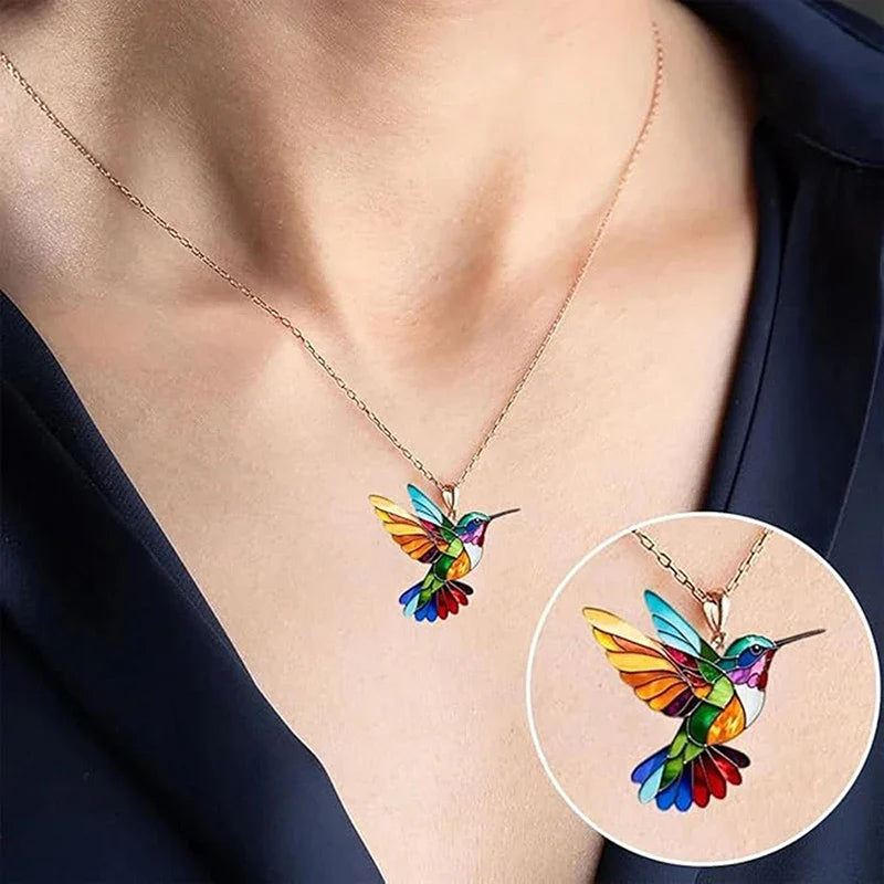 Elegant Hummingbird Pendant Necklace for Women – Alloy Pendant Necklace Qme