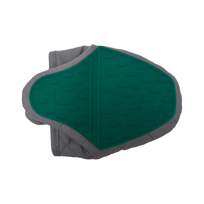 Fish Shaped Silicone Oven Glove – Kitchen Tray & Dish Holder Silicone Oven Glove Qme green