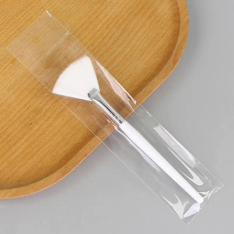 Fan Shaped Facial Mask Brush – Soft Nylon Applicator Tool Mask Applicator Brush Qst A