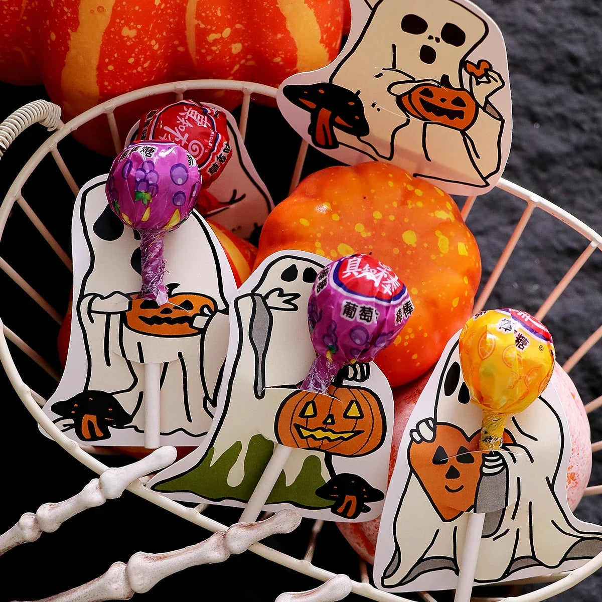 Halloween Lollipop Cards 30-Pack – 5 Ghost Designs for Kids Halloween Party Favors Qme