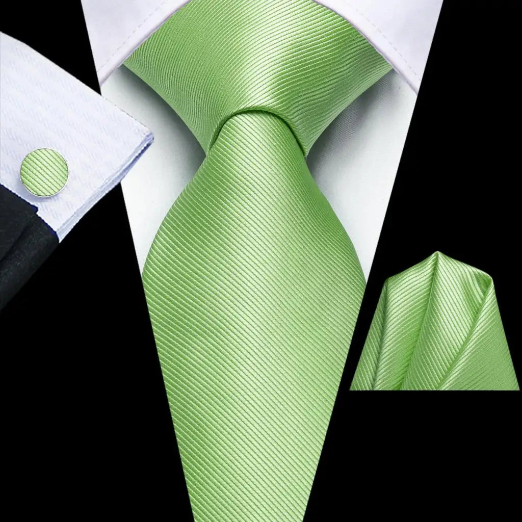 Hi-Tie Men's Silk Necktie Handkerchief & Cufflinks Set