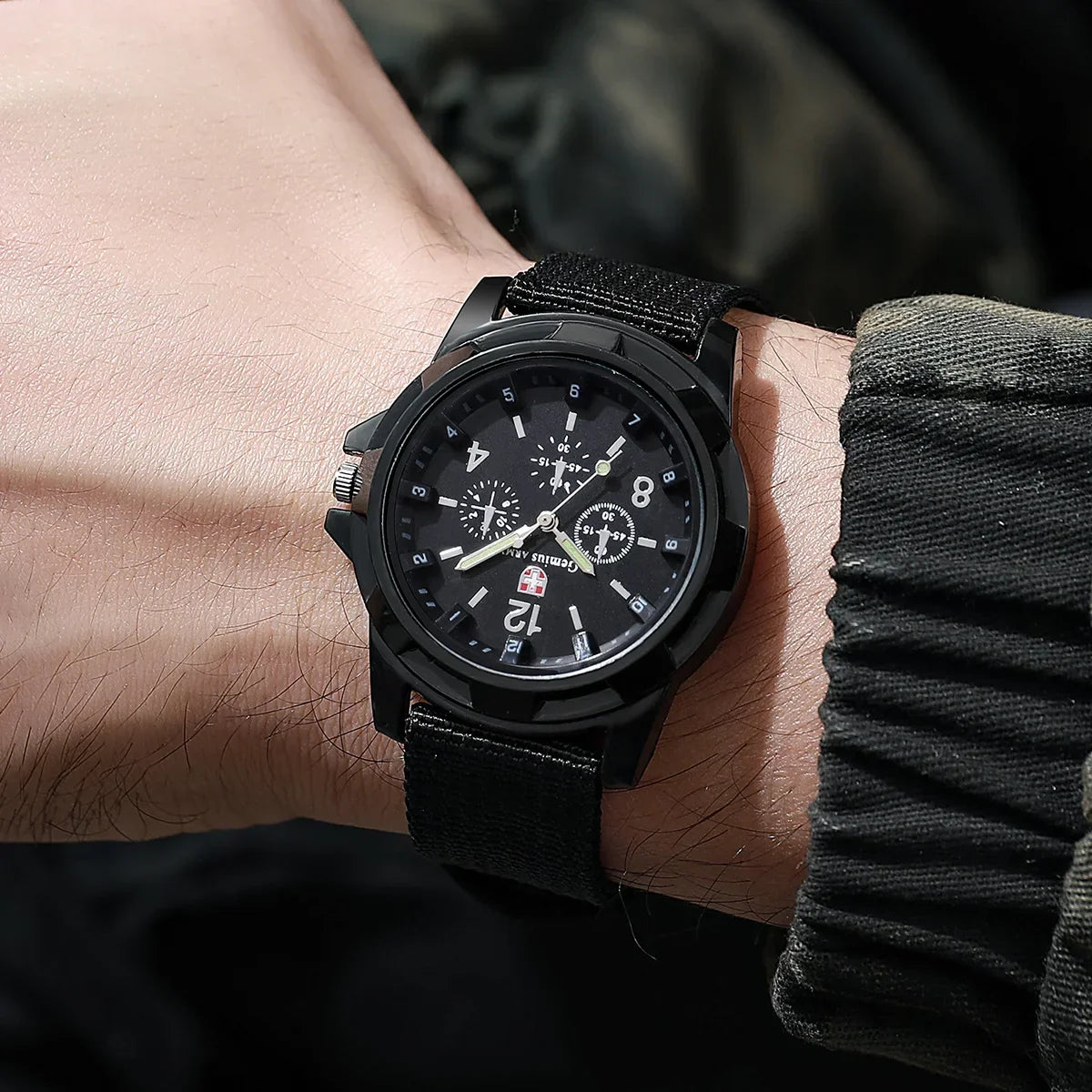 Men's Outdoor Night Light Quartz Watch Nylon Band Quartz Wrist Watch Qme