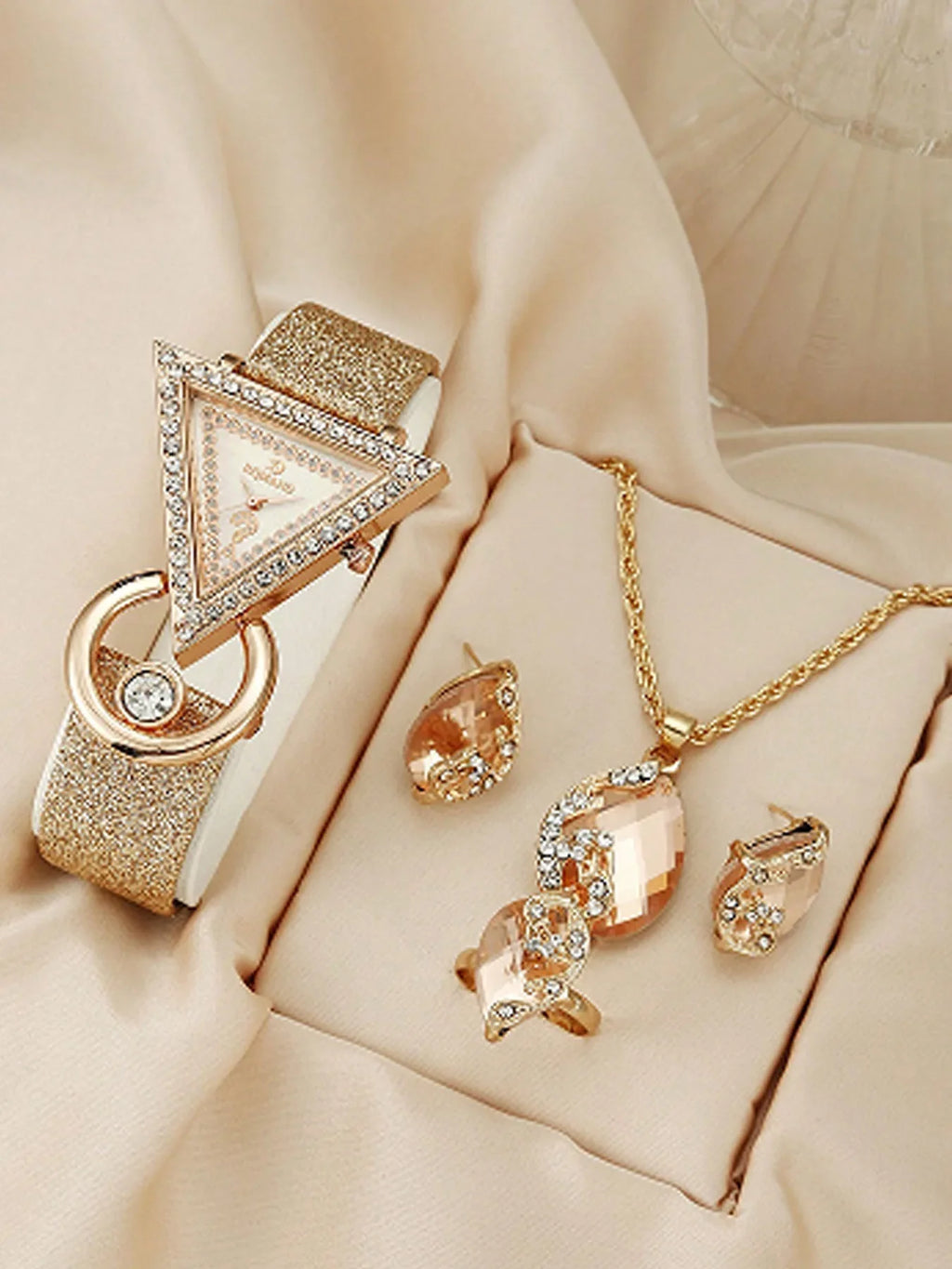Women's Crystal Triangle Leather Bracelet Quartz Watch Bracelet Watch Qme Rose