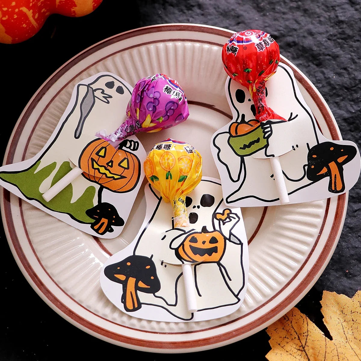 Halloween Lollipop Cards 30-Pack – 5 Ghost Designs for Kids Halloween Party Favors Qme