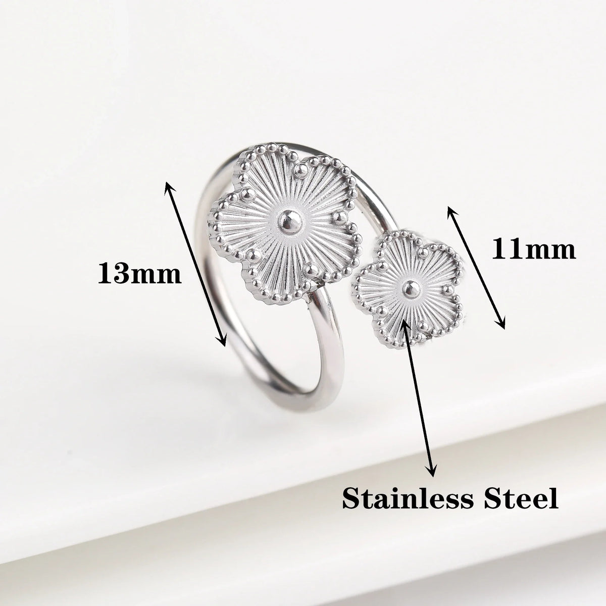 Luxury Clover Five-Leaf Flower Stainless Steel Bracelet Fashion Bracelet Qme