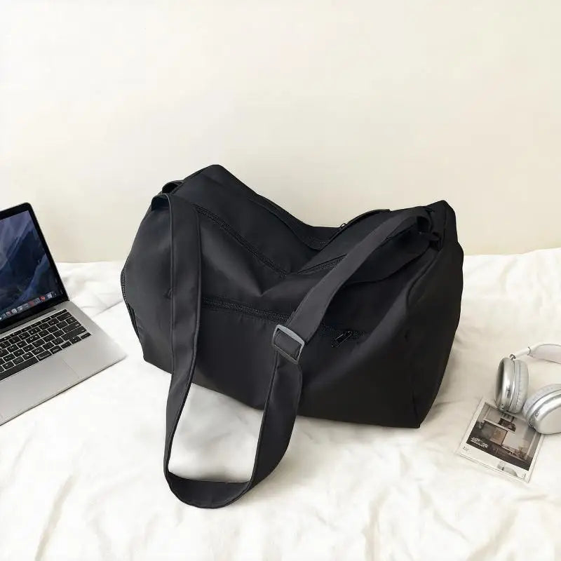 Water Resistant Nylon Duffel Bag – Large, Adjustable Strap Duffel Bag Qme A1