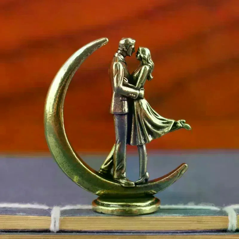 Brass Couple Hugging Figurine | Modern Art Home Decor Statue Decorative Figurine Qme