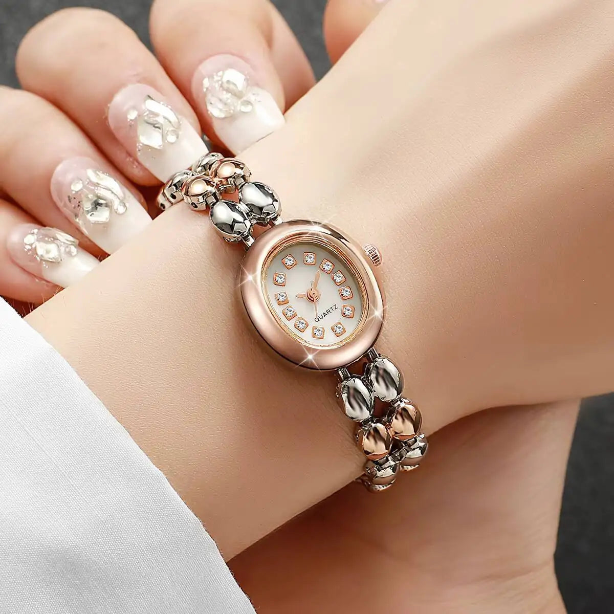 Women's Rhinestone Quartz Watch Bracelet – 3 Colors Women's Fashion Watch Qme