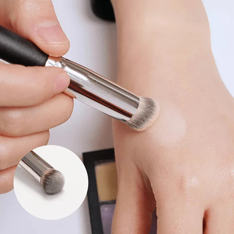 270 Concealer & Foundation Makeup Brush – Flawless Blend Makeup Brush Qme E7-600-A