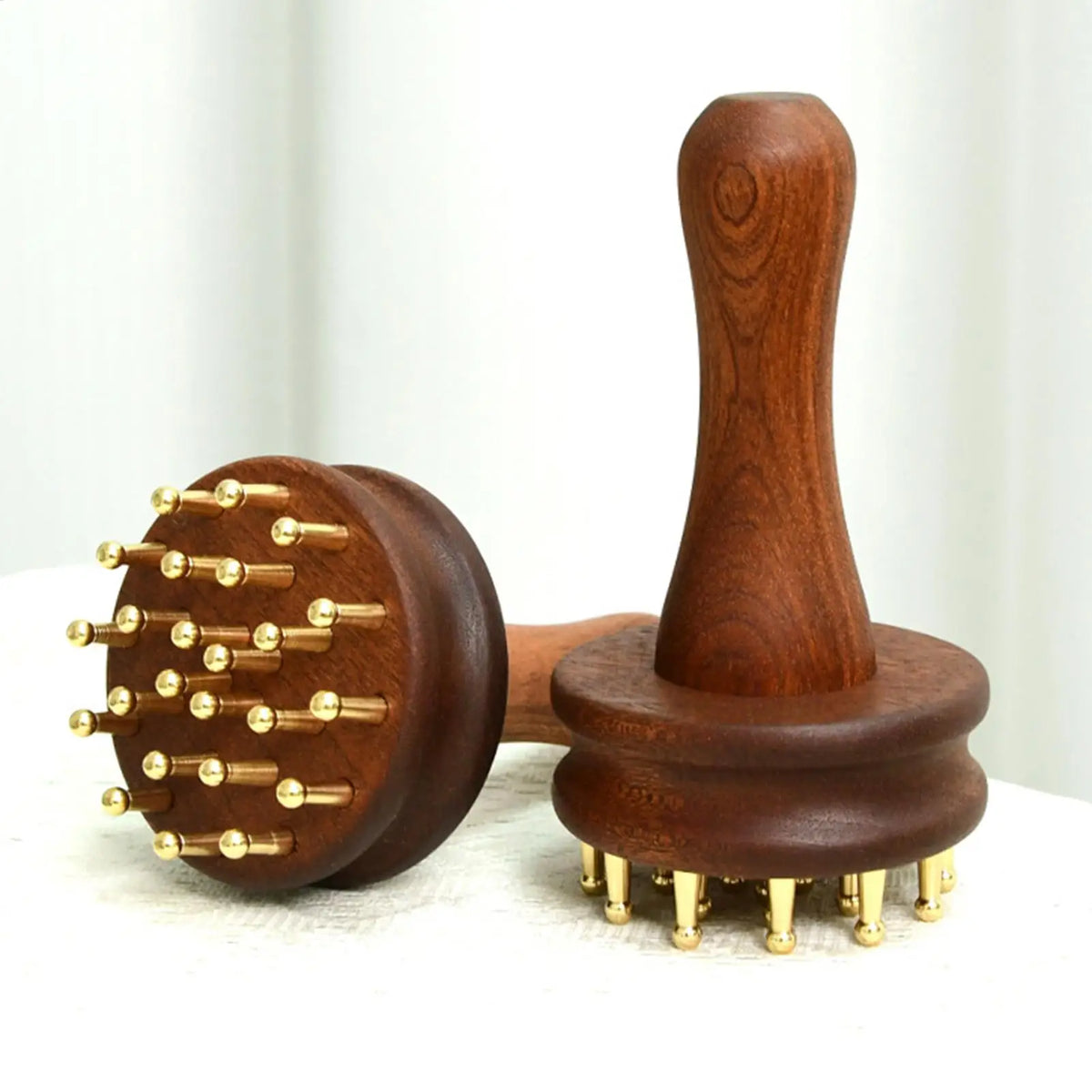 Scalp Massager Brush – Long Handle, Brass Teeth & Meridian Comb Scalp Massager Brush Qme