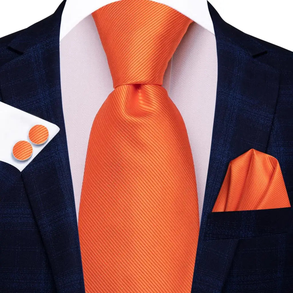 Hi-Tie Men's Silk Necktie Handkerchief & Cufflinks Set