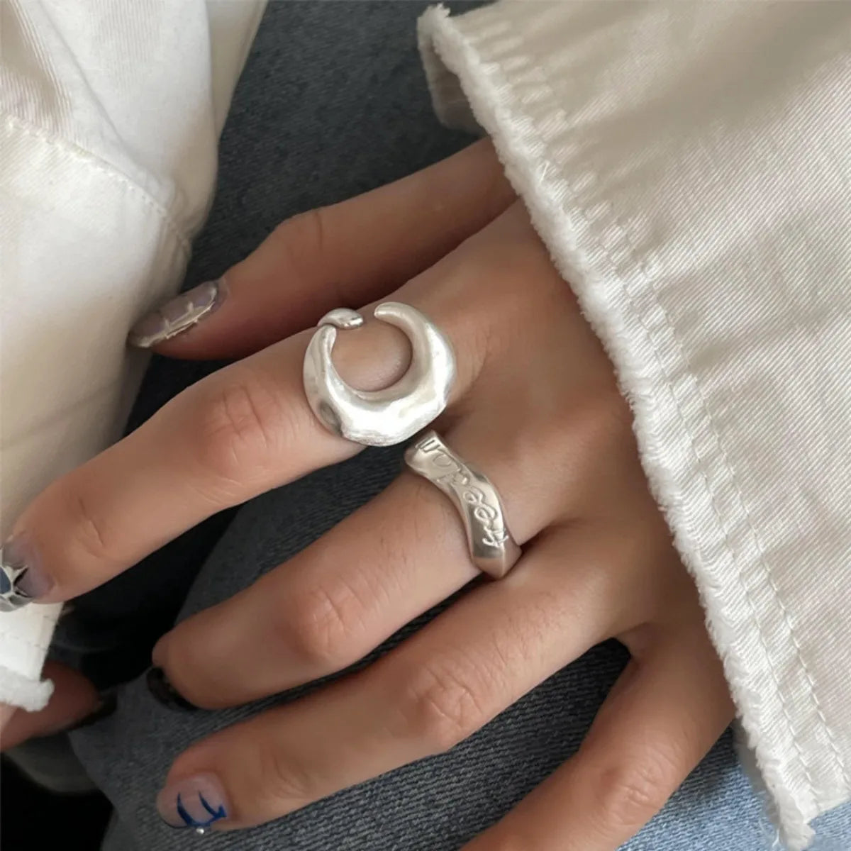 Matte Frosted Crescent Moon Finger Ring – White Metal Statement Statement Ring Qme