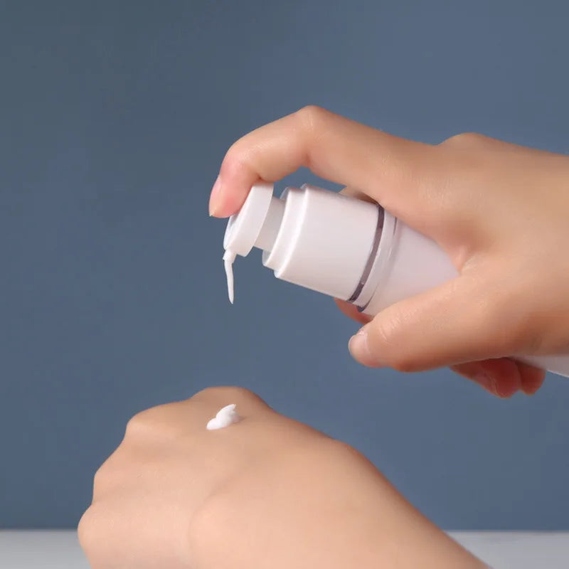 Refillable Vacuum Lotion Spray Bottles for Travel – 15/30/50ml Refillable Travel Bottle Qme
