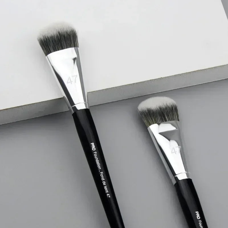 Professional Broom Head Foundation Brush | Liquid & Shadow Makeup Brush Qme