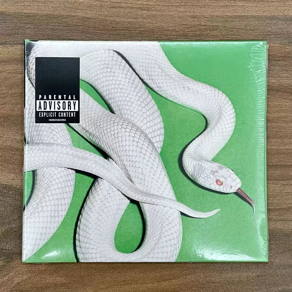 Alternative Rock Music CD – Green & White Visual Art Cover Music CD Qme Rock Music CD