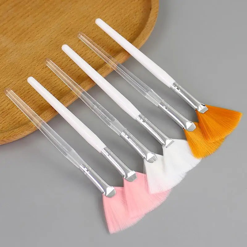 Fan Shaped Facial Mask Brush – Soft Nylon Applicator Tool Mask Applicator Brush Qst