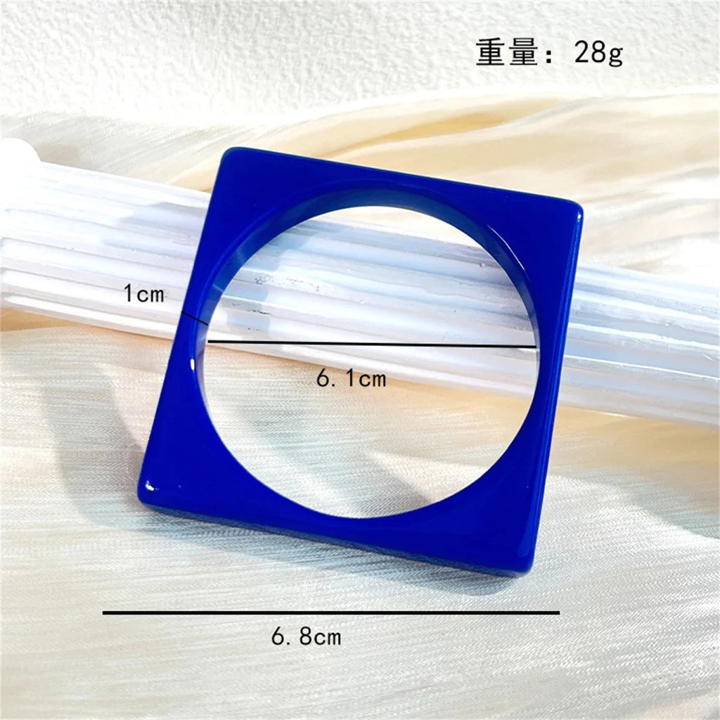 Twisted Irregular Resin Bracelet for Women – 6 Colors Fashion Resin Bracelet Qme 01