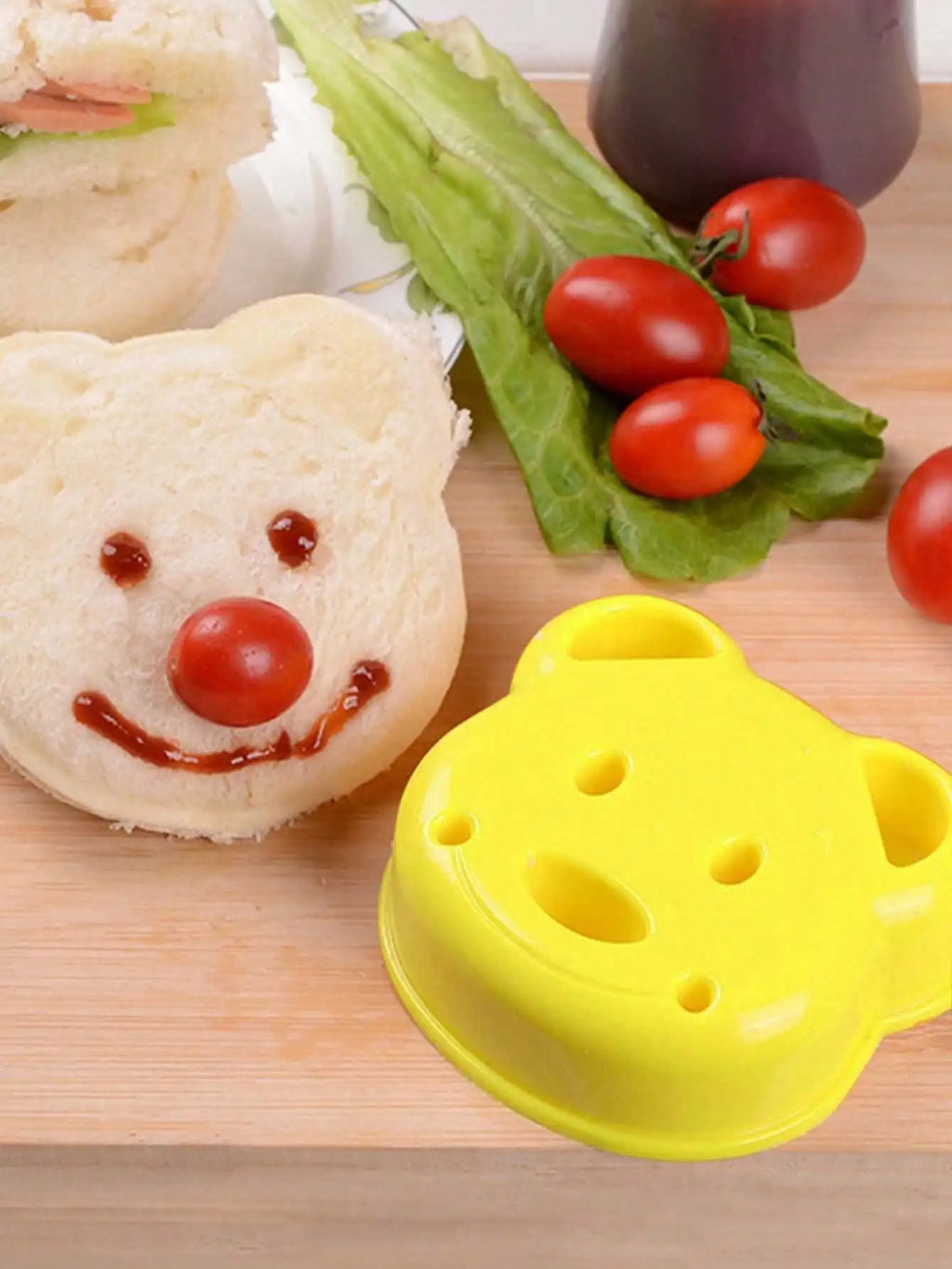 Cartoon Bear Sandwich Mold – DIY Kids Lunch Box Cutter Sandwich Mold Cutter Qme
