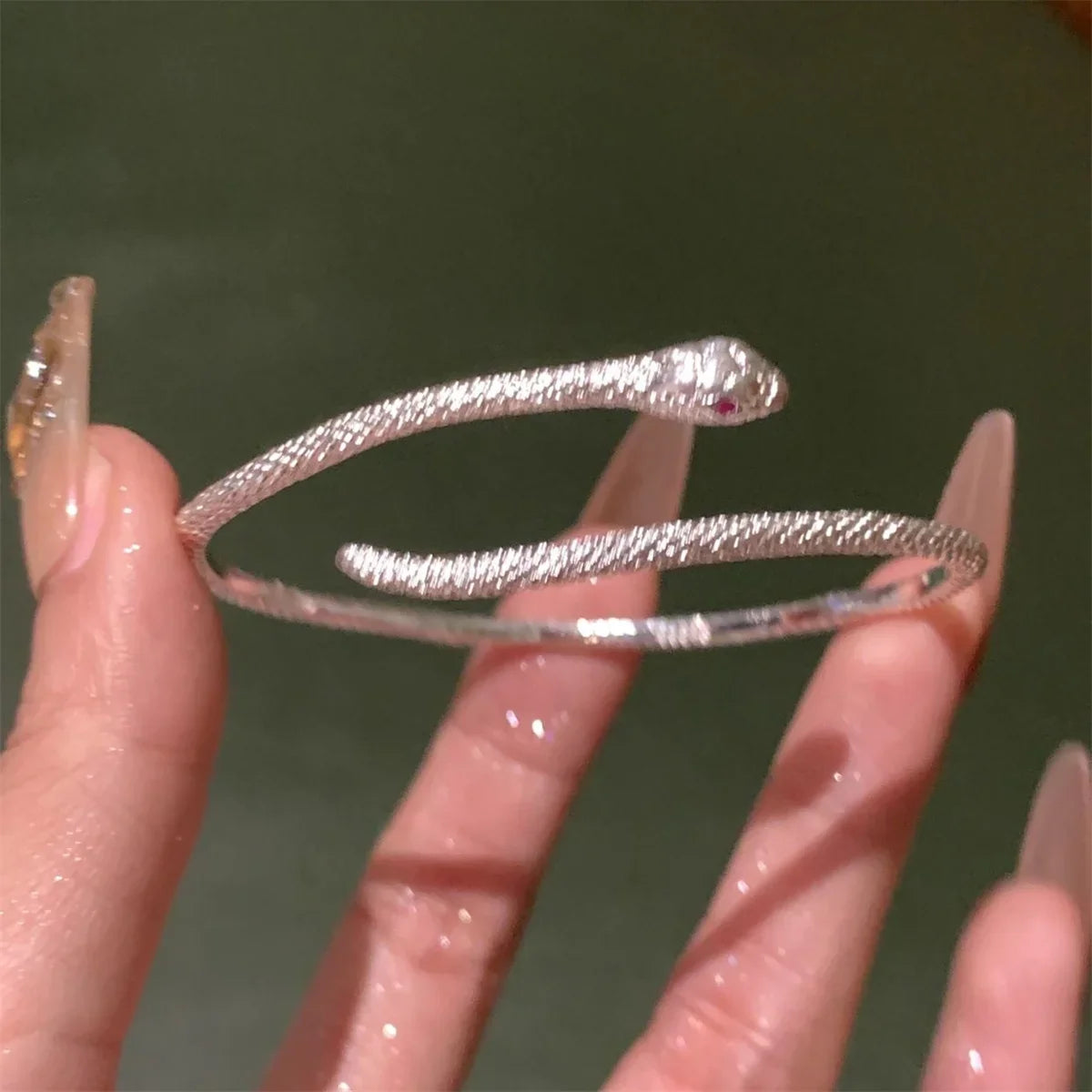 Hetian Jade Bell Bangle Bracelet – Retro Palace Design Jade Bangle Bracelet Qme Silver Plated