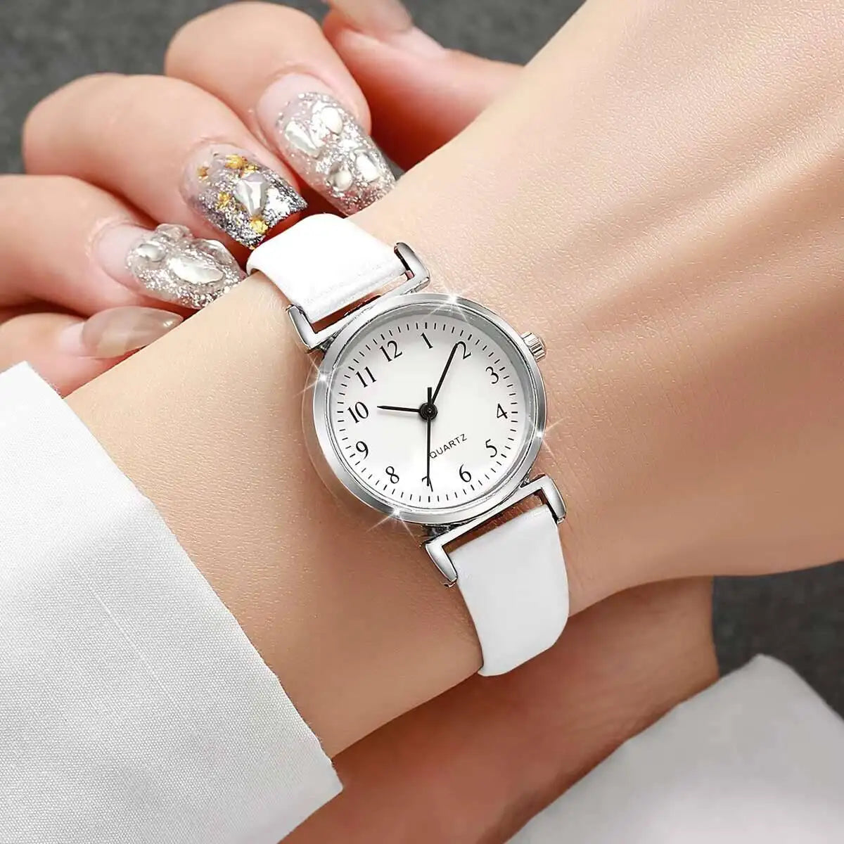 Women's Small Dial Leather Quartz Watch – 3 Colors | CE Cert Women's Quartz Watch Qme