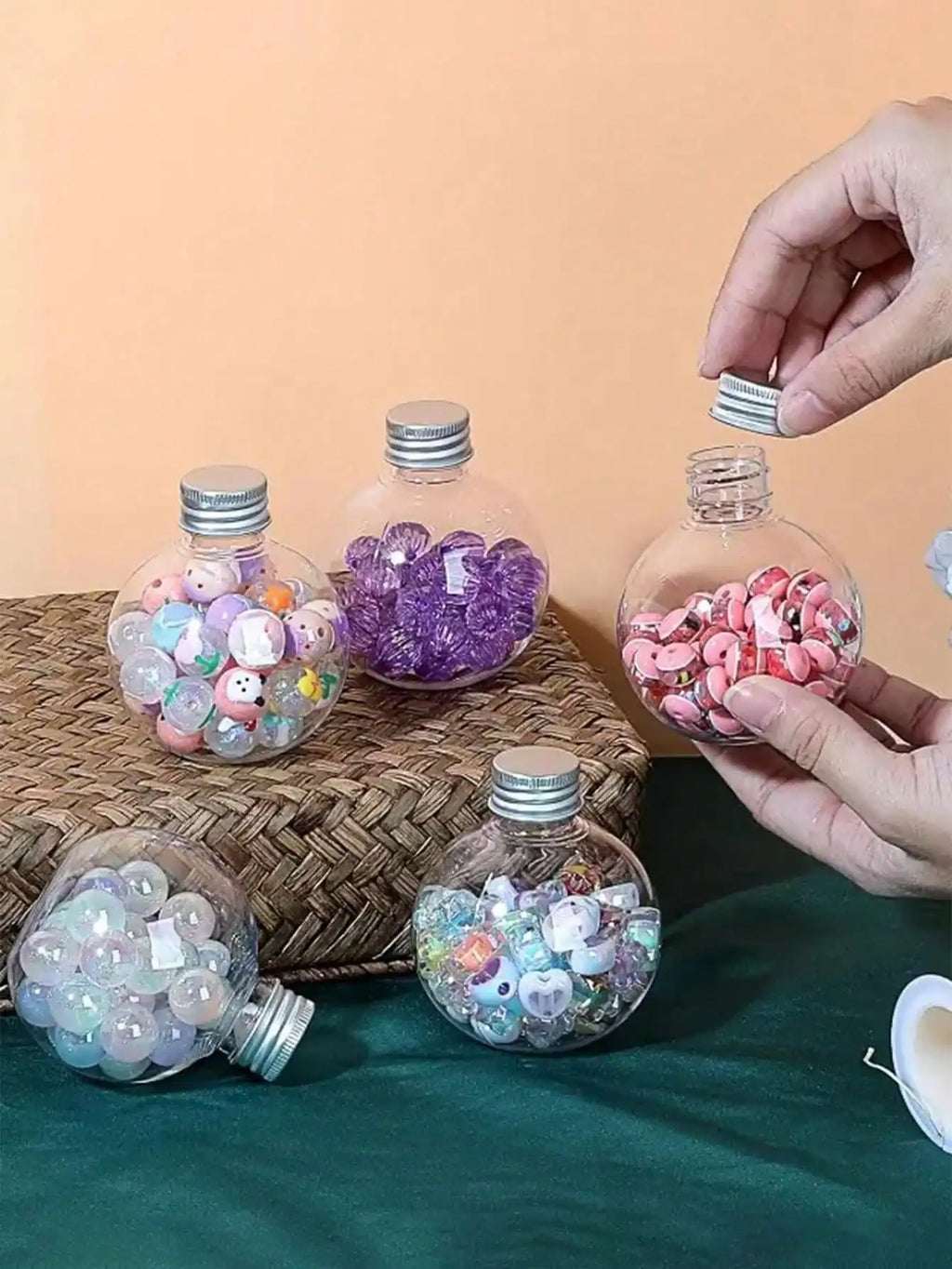 Mini Round Plastic Ball Bottles with Lids – Thickened Material Plastic Storage Bottles Qme 5pcs