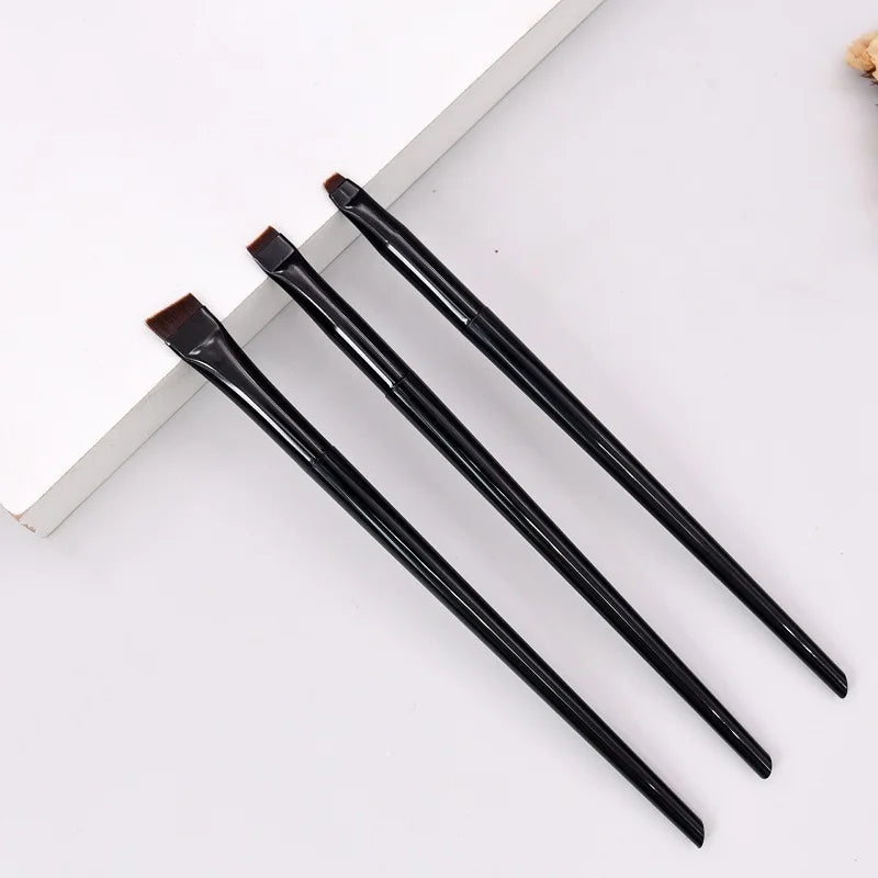 Blade Flat Eyeliner & Eyebrow Brush – Fine Tip, Portable Makeup Brush Qme