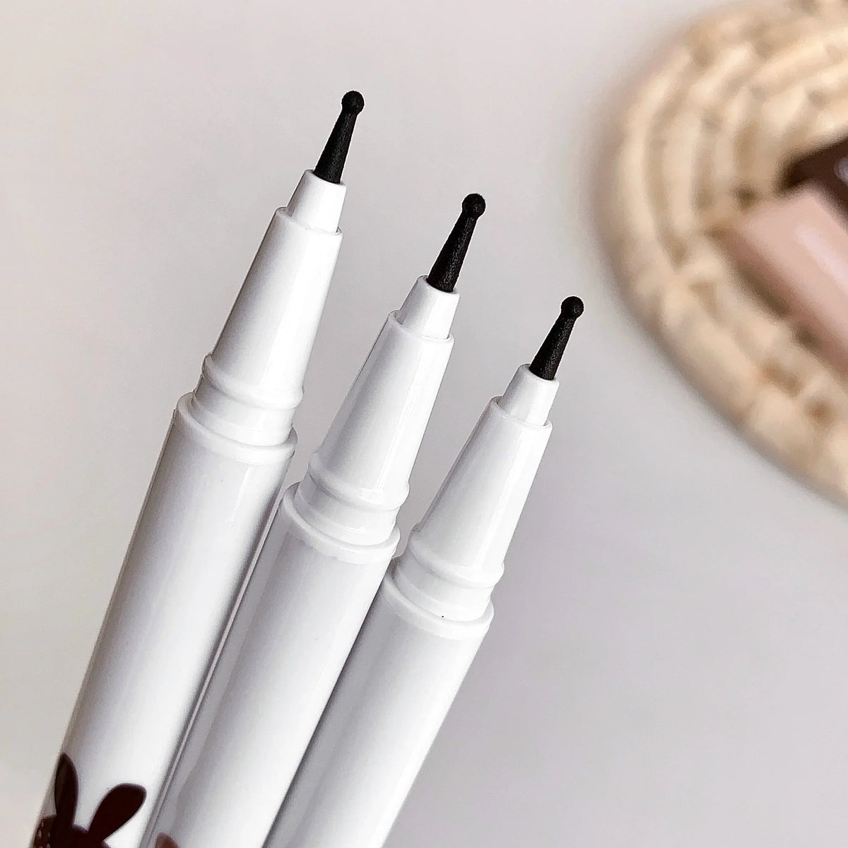 SHAQINUO Waterproof Fake Freckles Pen – Natural Lifelike Dots Freckle Makeup Pen Qme