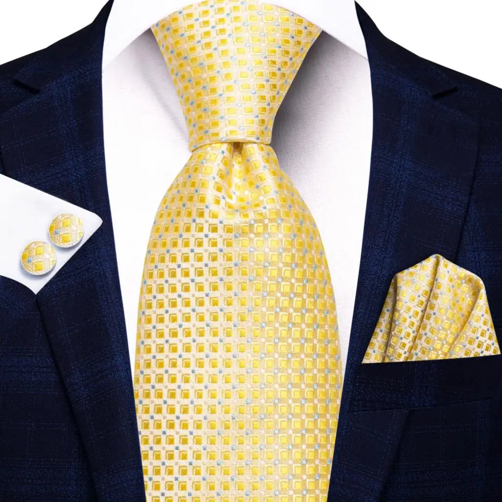 Hi-Tie Men's Silk Necktie Handkerchief & Cufflinks Set