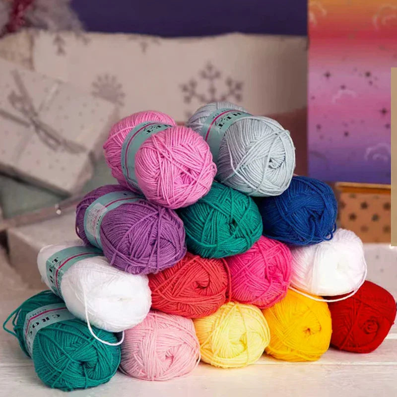 24-Day Crochet Surprise Box – Yarn, Hooks & Patterns Crochet Gift Box Qme