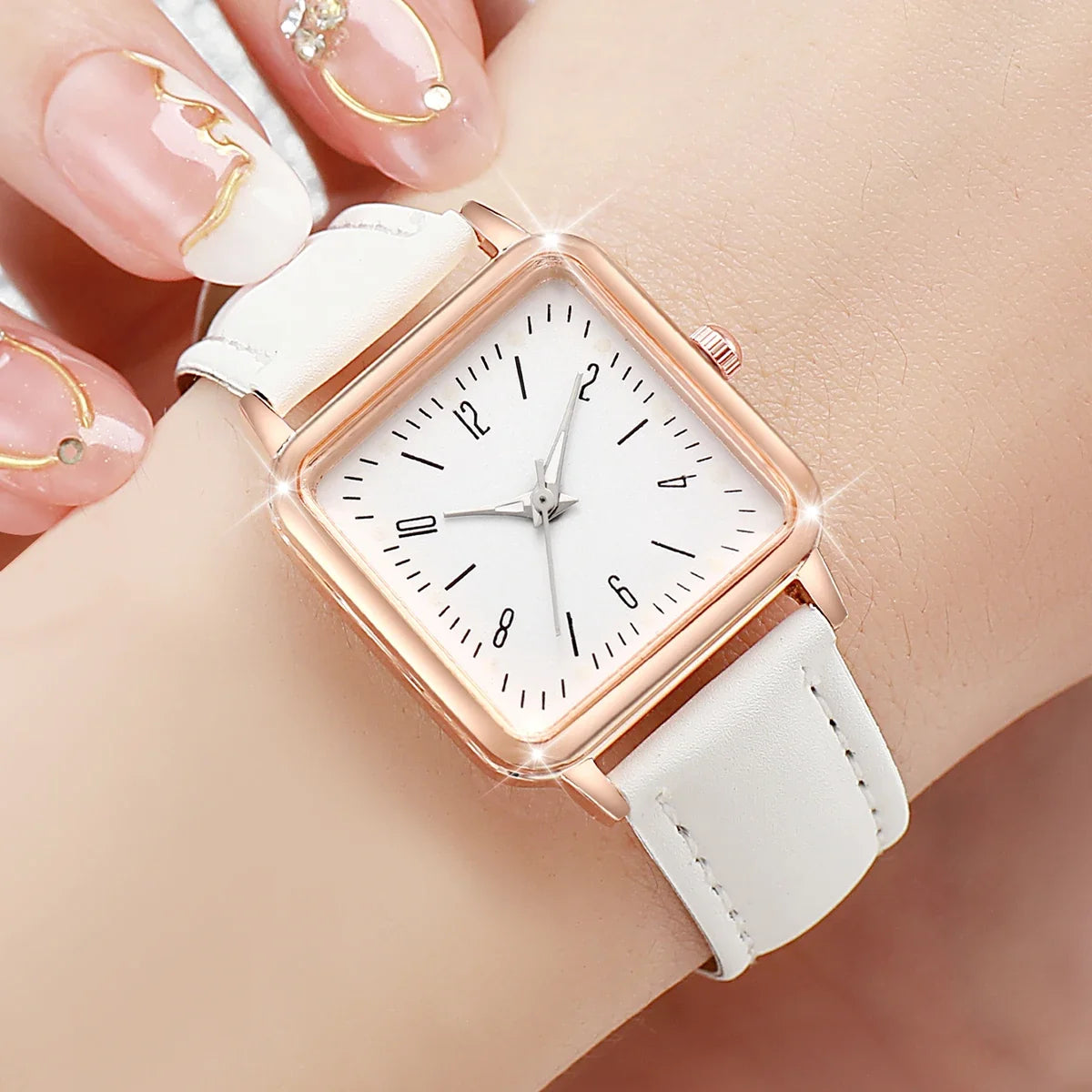 Women's Square Quartz Watch – Casual Leather Band Women's Quartz Watch Qme