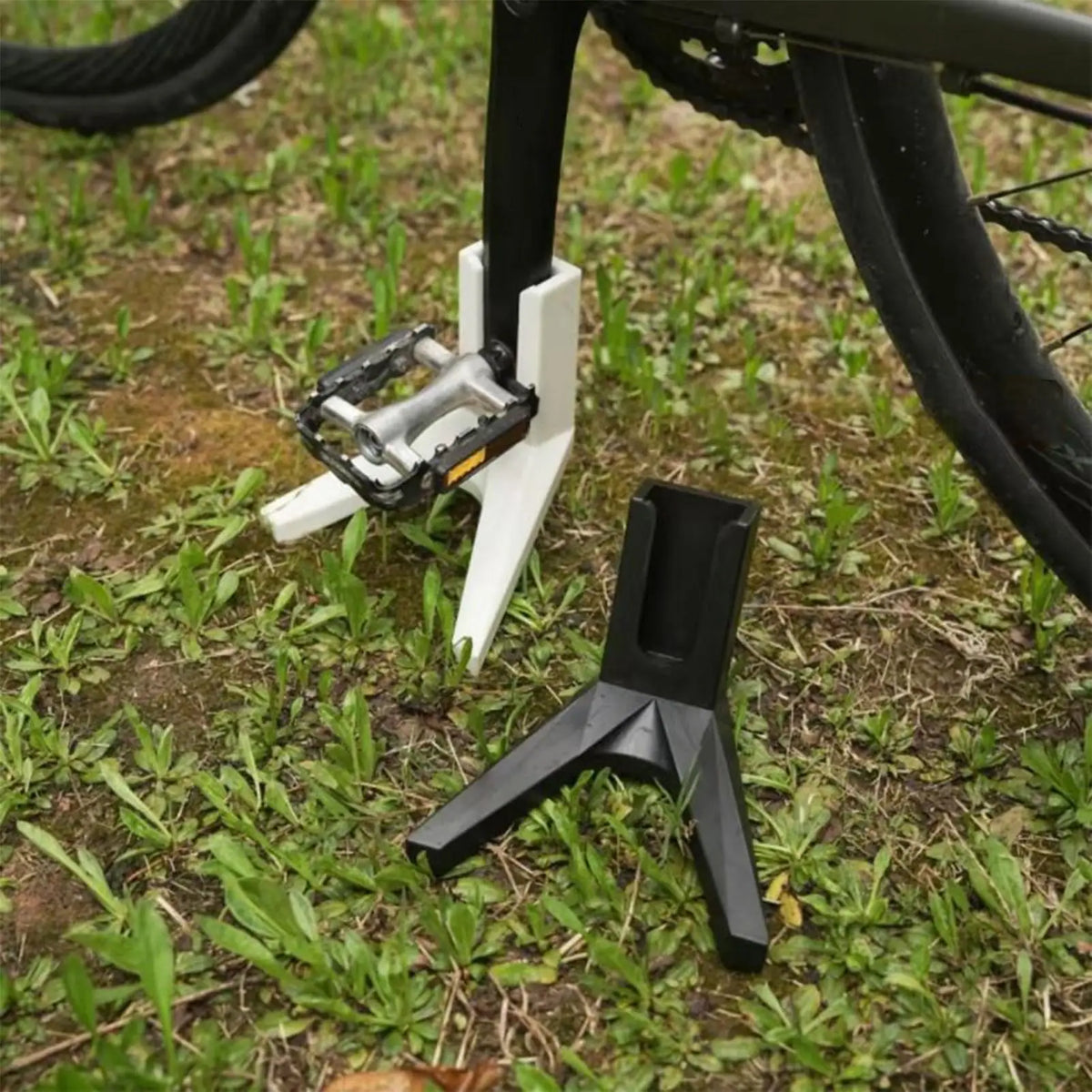 MTB & Road Bike Kickstand – Portable Pedal Support Stand Bike Kickstand Qme