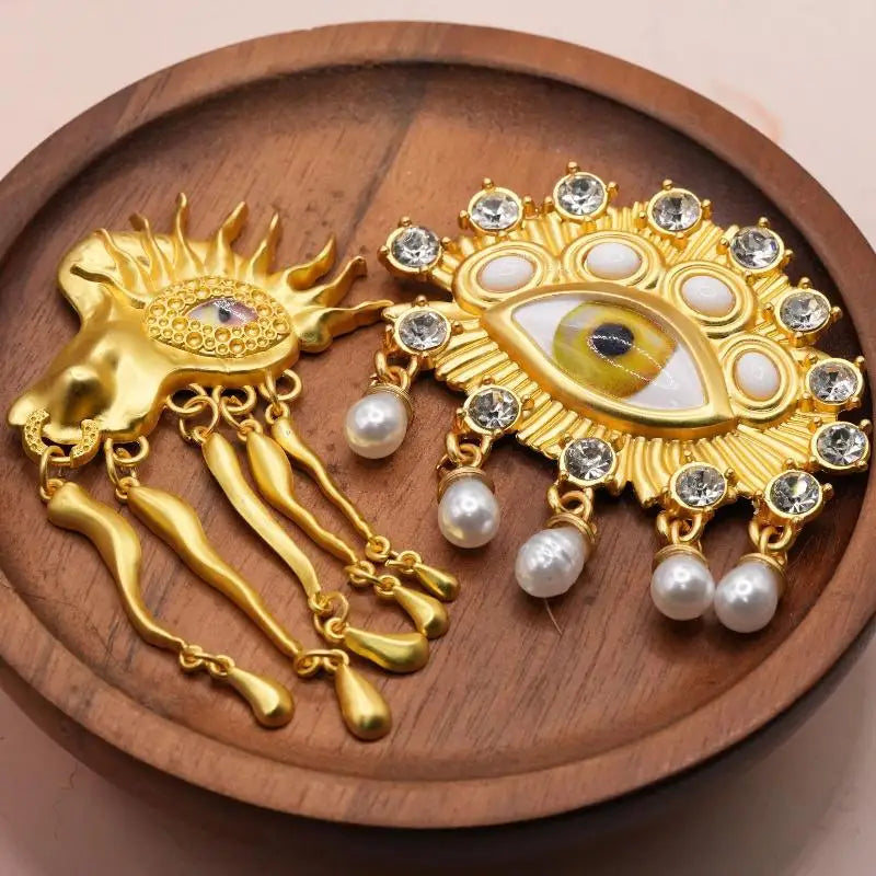 Devil's Eye Keyhole Glaze Brooch – Luxury Alloy Lapel Pin Lapel Pin Brooch Qme
