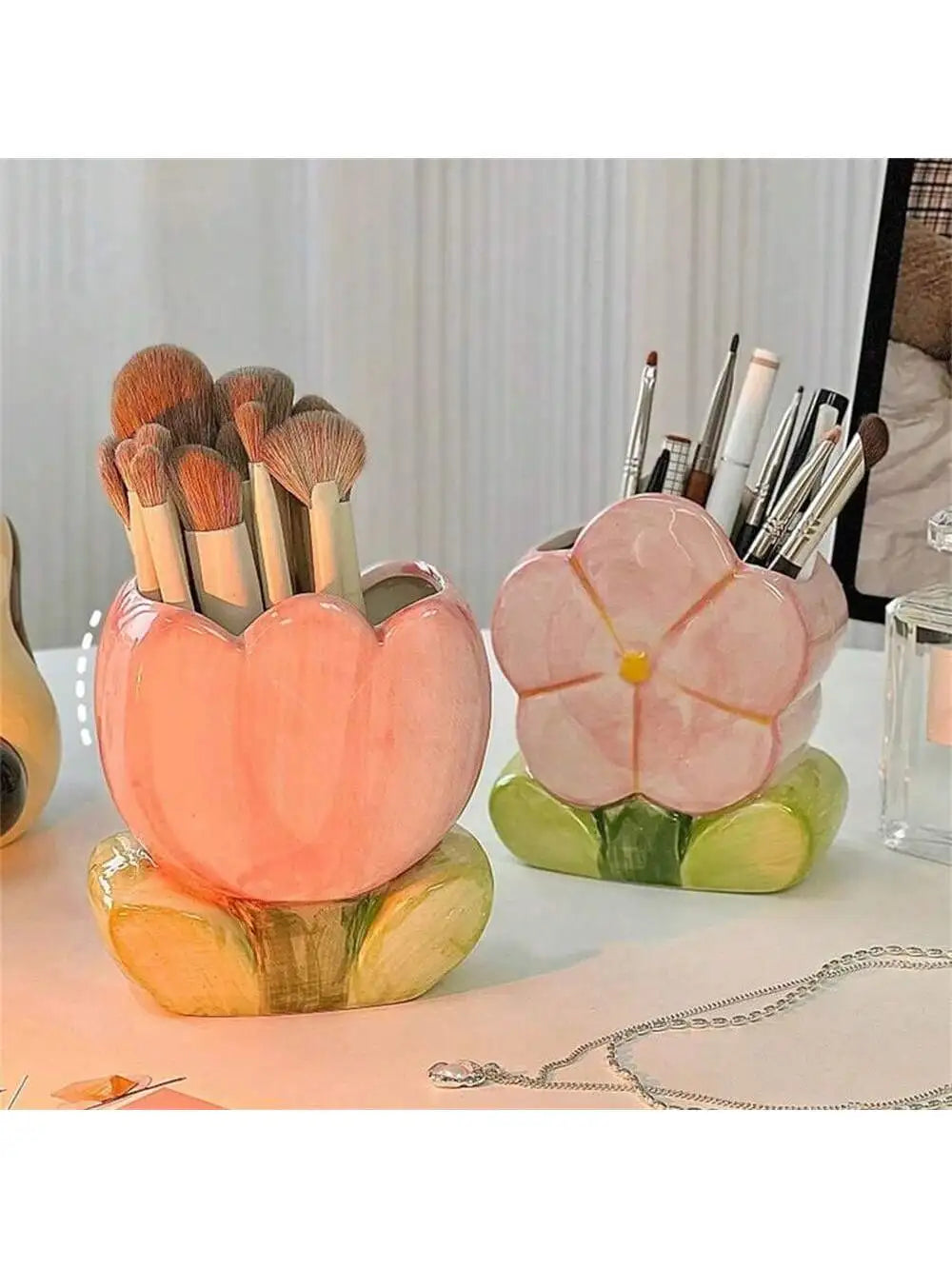 Tulip Ceramic Pen Holder & Makeup Brush Storage Jar Ceramic Desk Organizer Qme